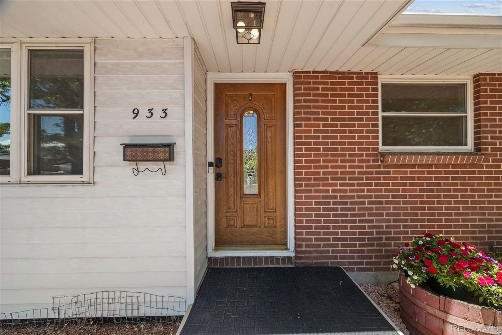 MLS Image #2 for 933 s jamaica street,aurora, Colorado