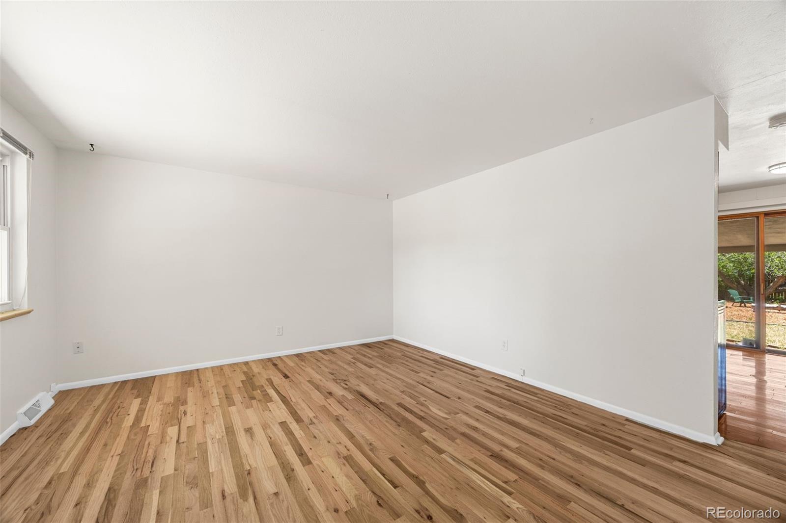 MLS Image #3 for 933 s jamaica street,aurora, Colorado