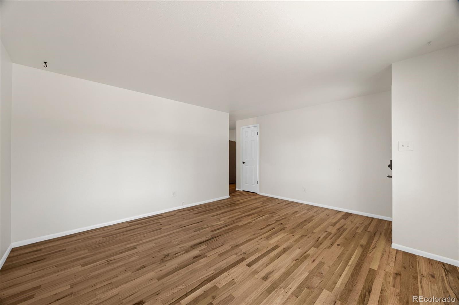 MLS Image #6 for 933 s jamaica street,aurora, Colorado