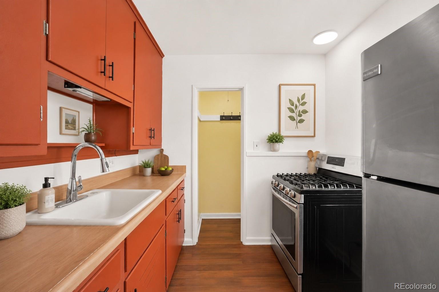 MLS Image #3 for 1175 n emerson street,denver, Colorado