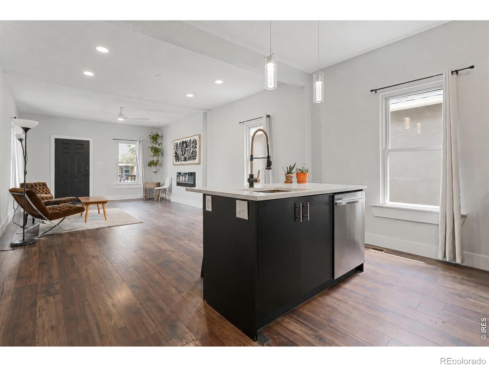 MLS Image #11 for 4673  lincoln street,denver, Colorado