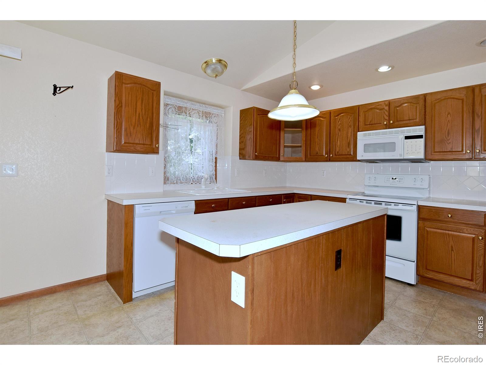 MLS Image #14 for 907 n 4th street,johnstown, Colorado