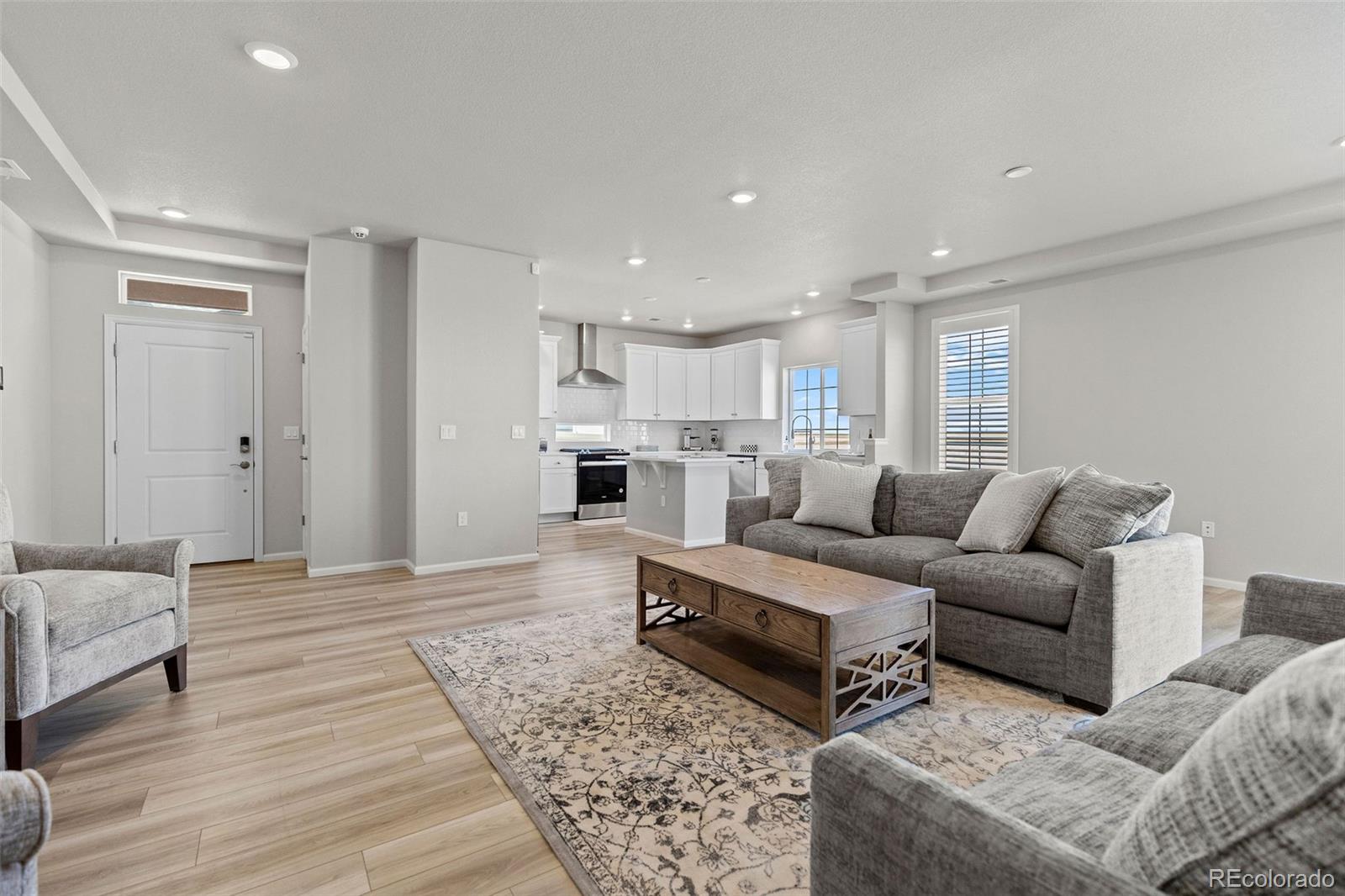 MLS Image #2 for 5126 n quemoy court,aurora, Colorado