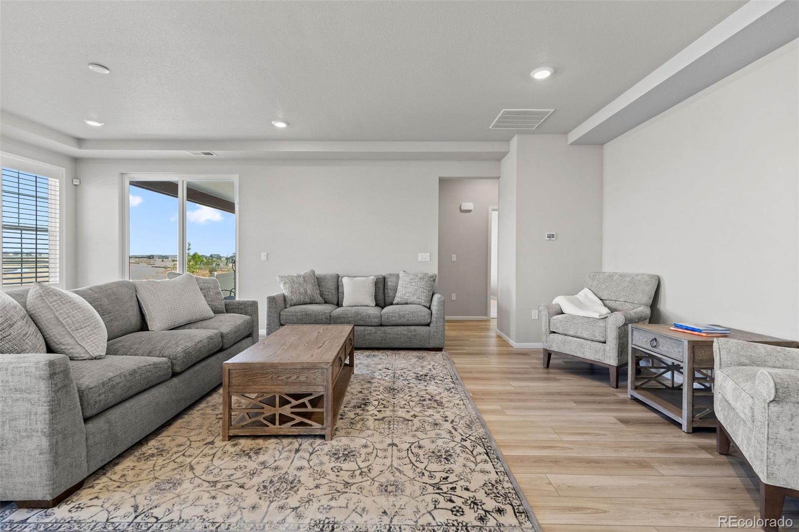 MLS Image #3 for 5126 n quemoy court,aurora, Colorado