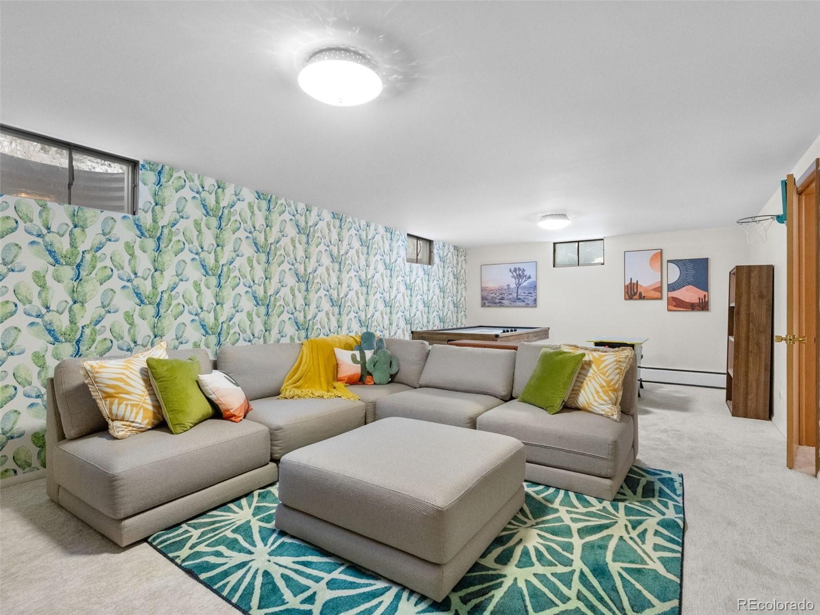MLS Image #15 for 2728 s langley court,denver, Colorado