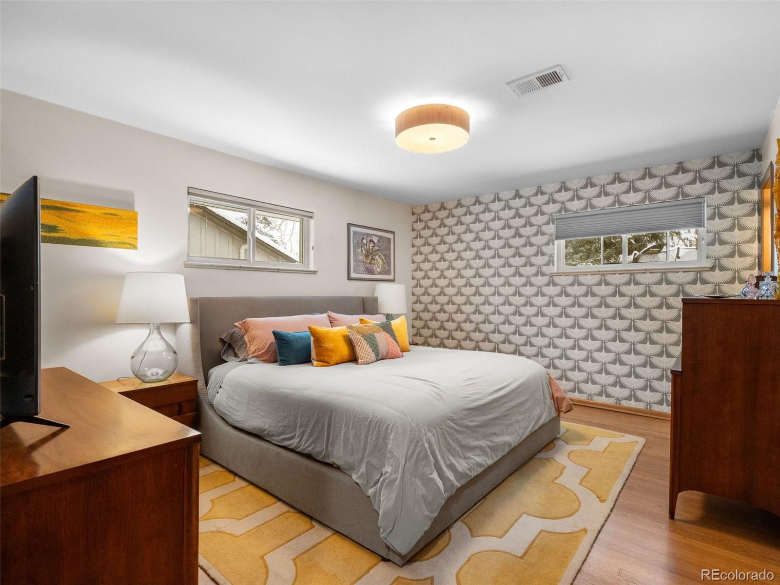 MLS Image #8 for 2728 s langley court,denver, Colorado
