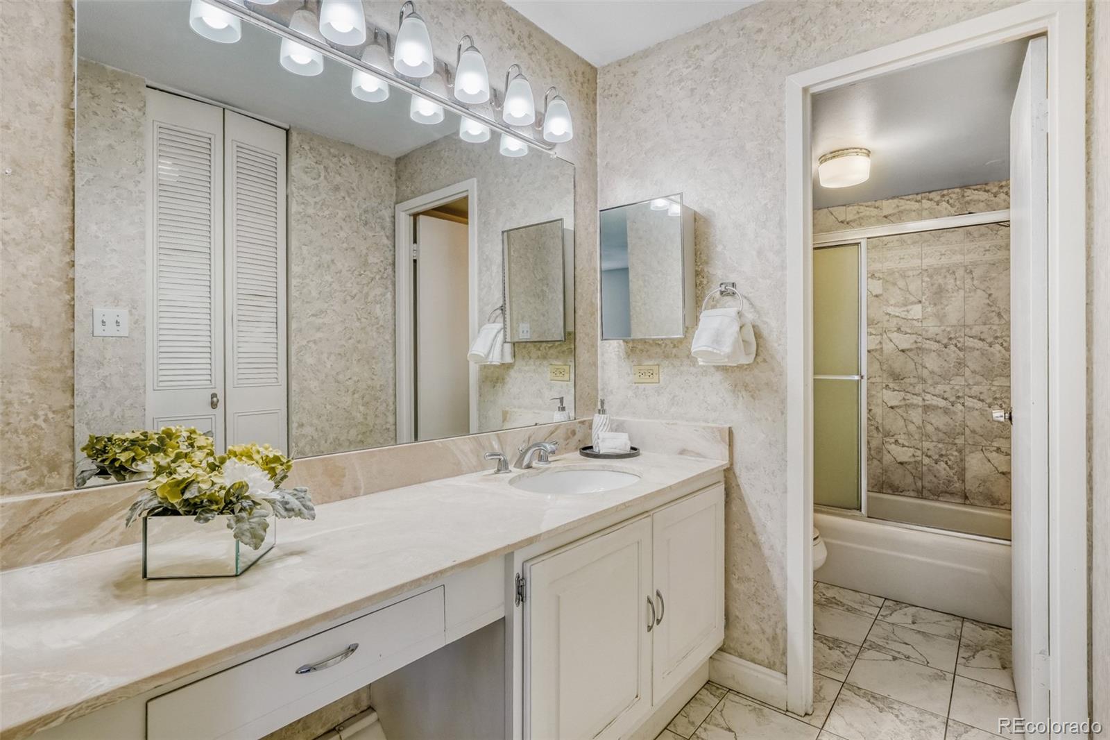 MLS Image #5 for 955  eudora street 407e,denver, Colorado