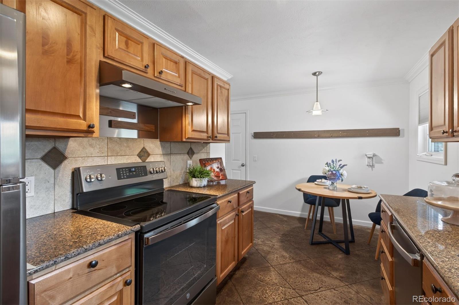 MLS Image #2 for 7862 s vine street,centennial, Colorado