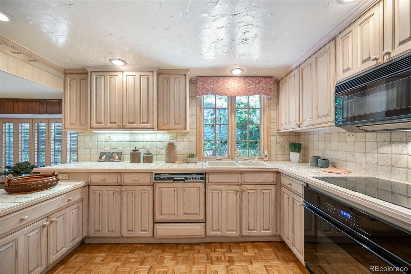 MLS Image #14 for 3297 s oneida way,denver, Colorado