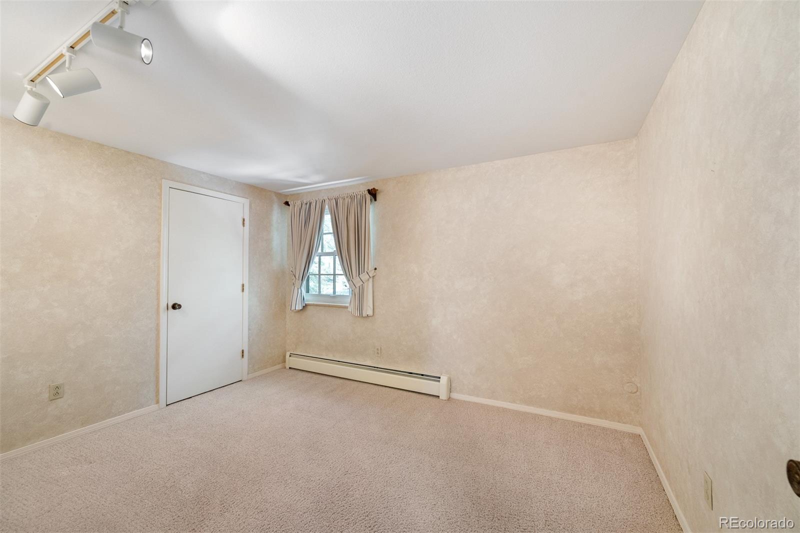MLS Image #33 for 3297 s oneida way,denver, Colorado