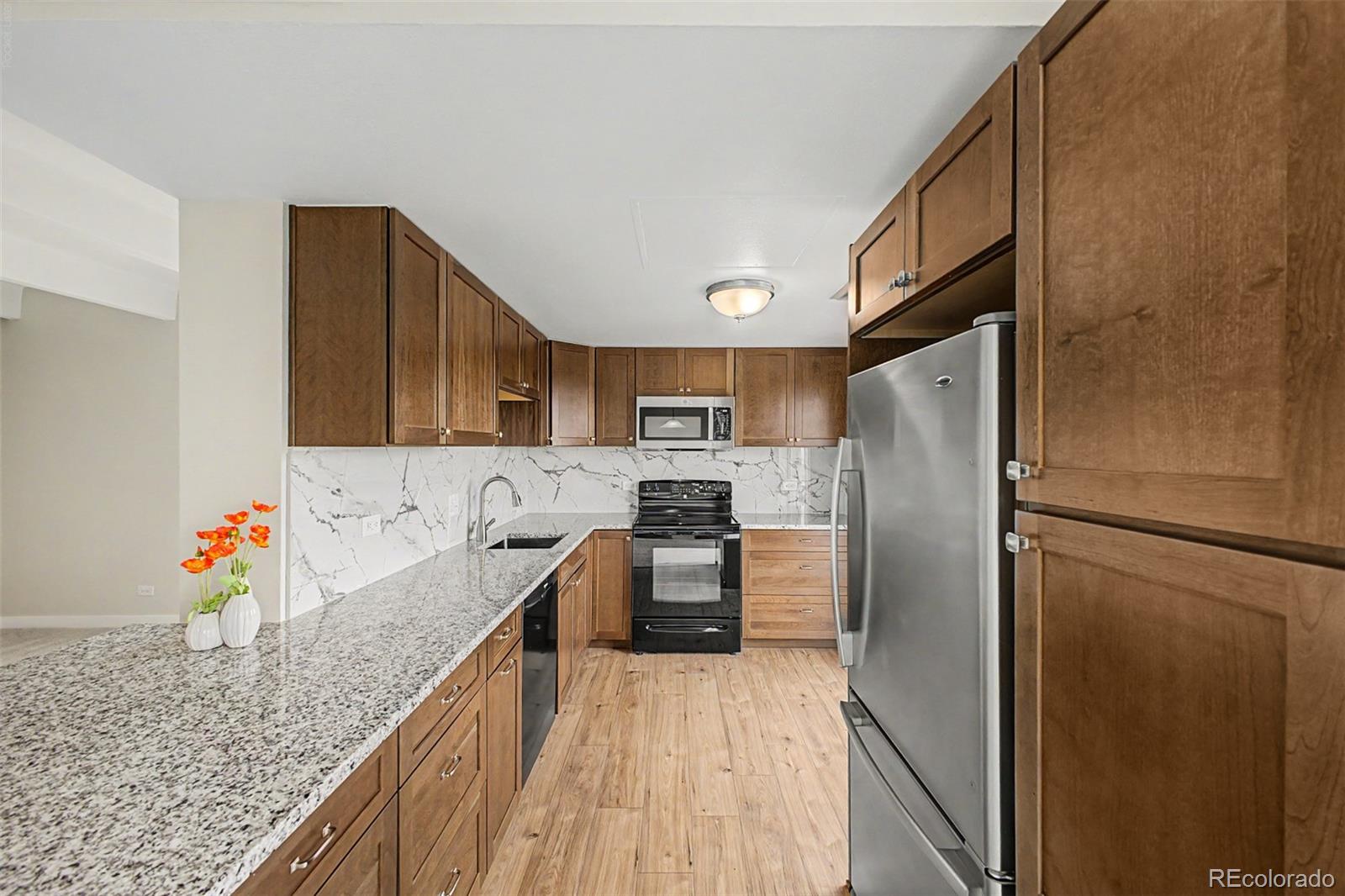 MLS Image #8 for 130 n pearl street 1103,denver, Colorado