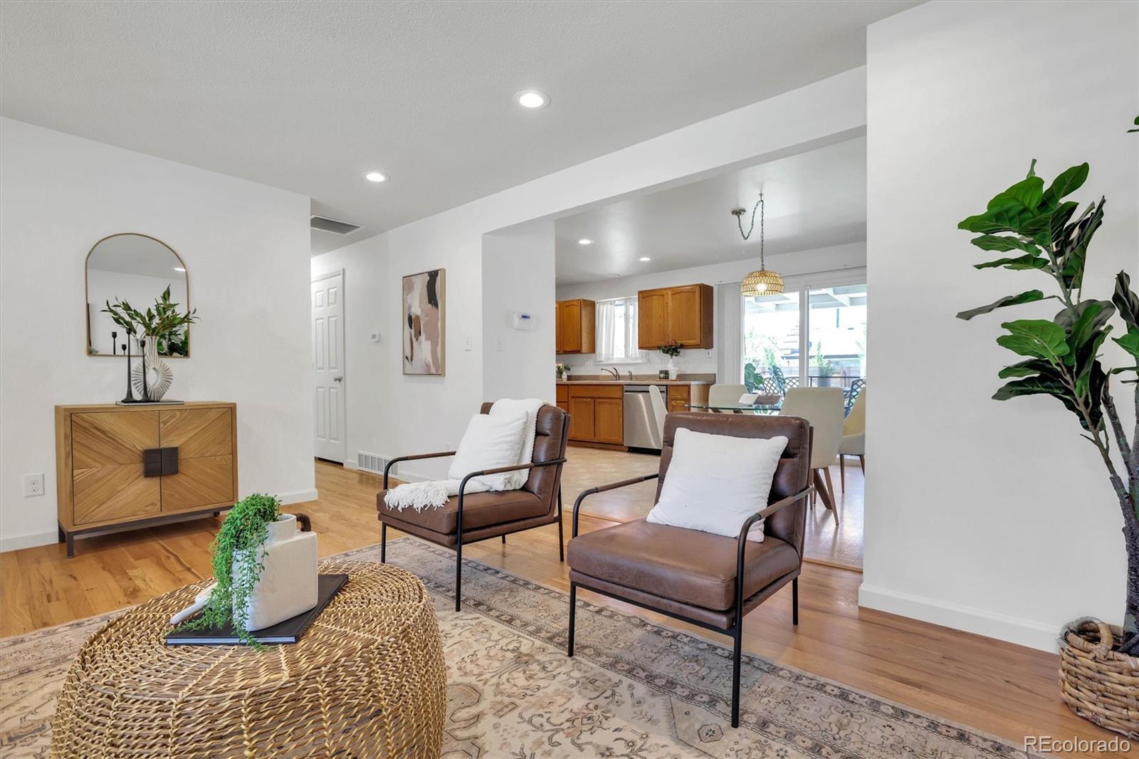 MLS Image #6 for 6986 e louisiana avenue,denver, Colorado
