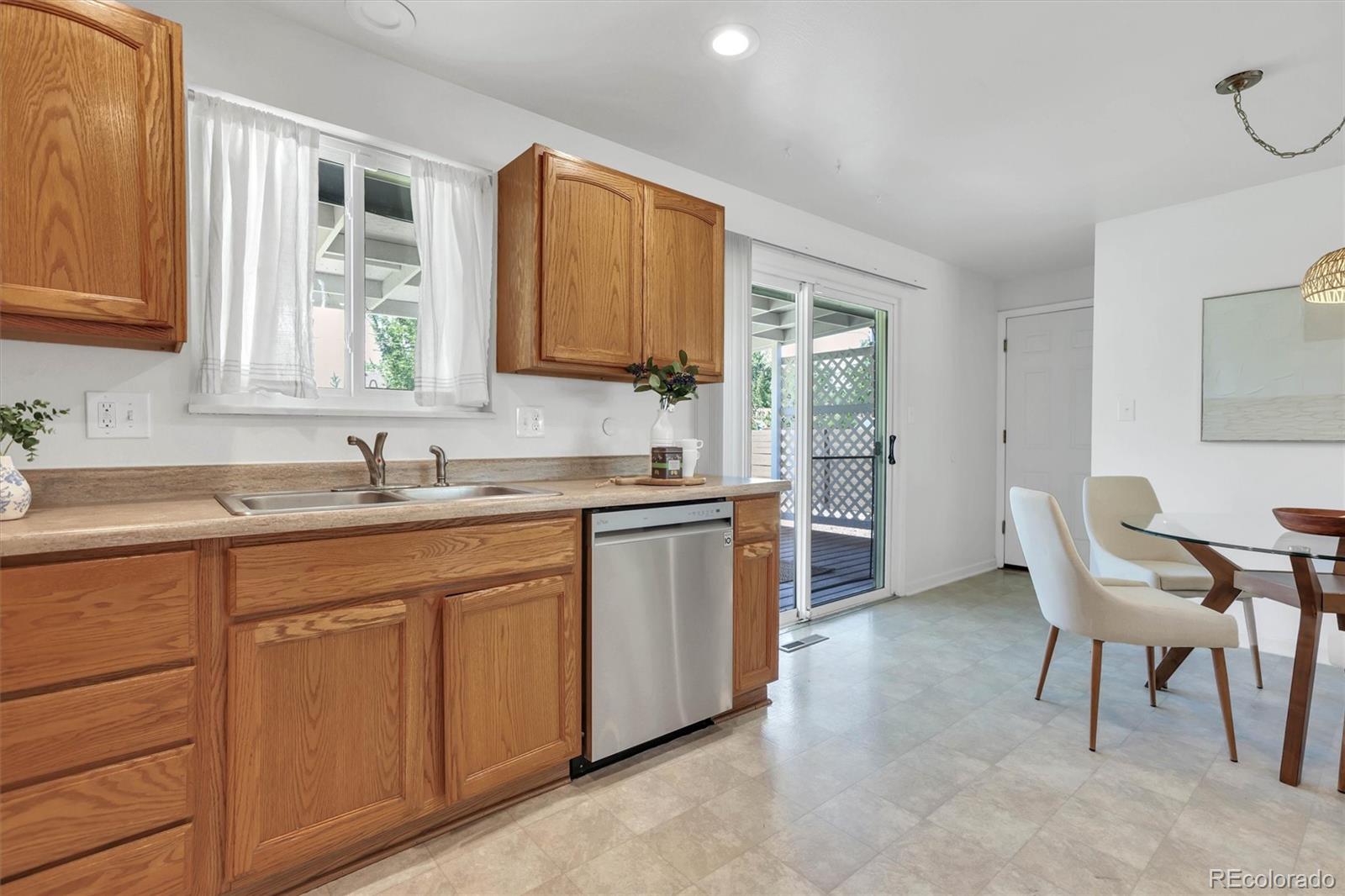 MLS Image #8 for 6986 e louisiana avenue,denver, Colorado