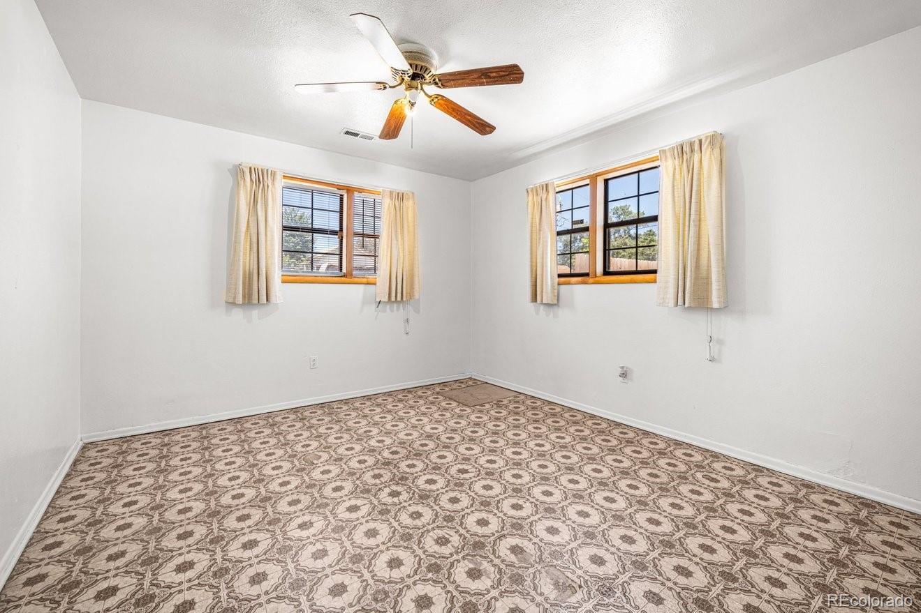MLS Image #14 for 1711  henry avenue,pueblo, Colorado