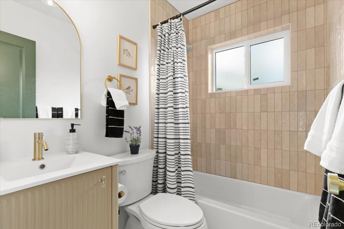 MLS Image #10 for 3383 n kearney street,denver, Colorado