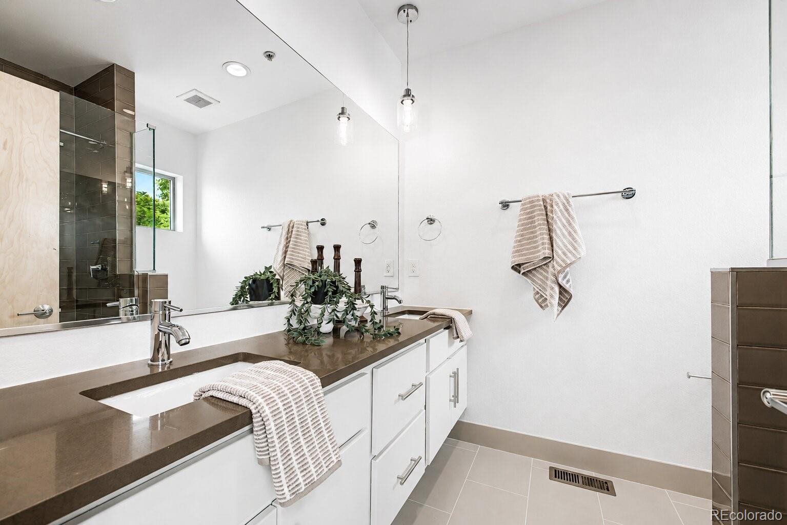 MLS Image #11 for 2326  decatur street 2,denver, Colorado