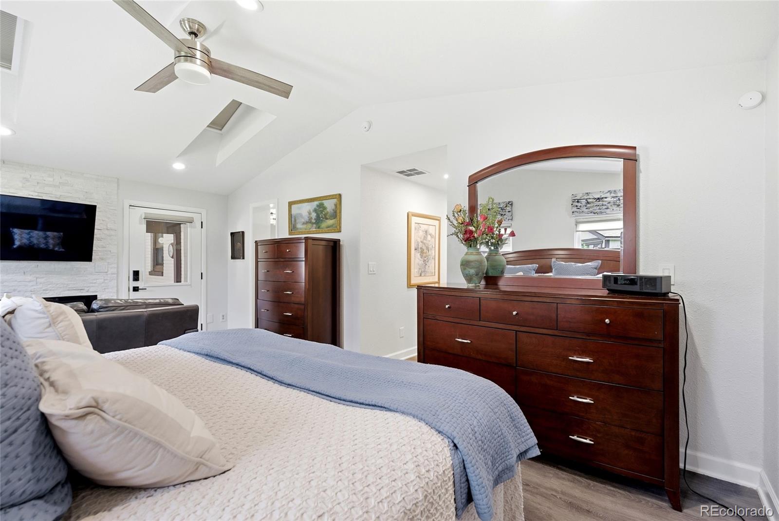 MLS Image #17 for 817  locust street,denver, Colorado