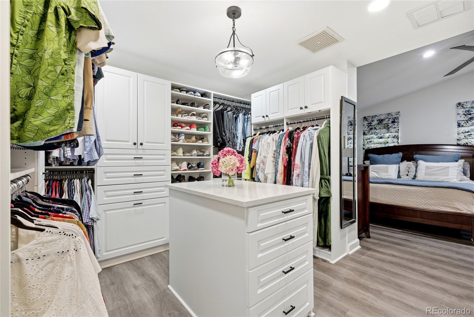 MLS Image #18 for 817  locust street,denver, Colorado