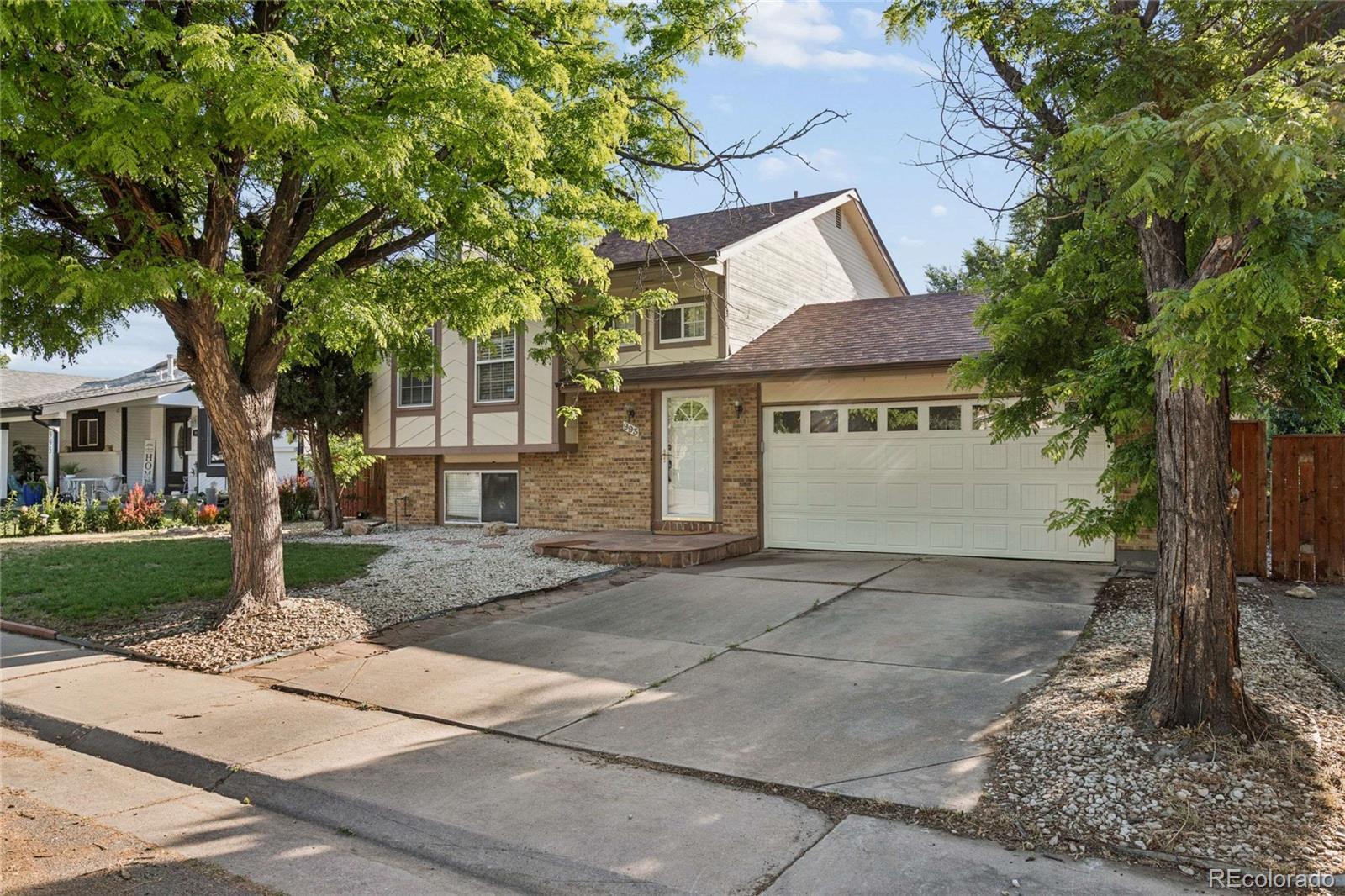 MLS Image #1 for 993 s oakland court,aurora, Colorado