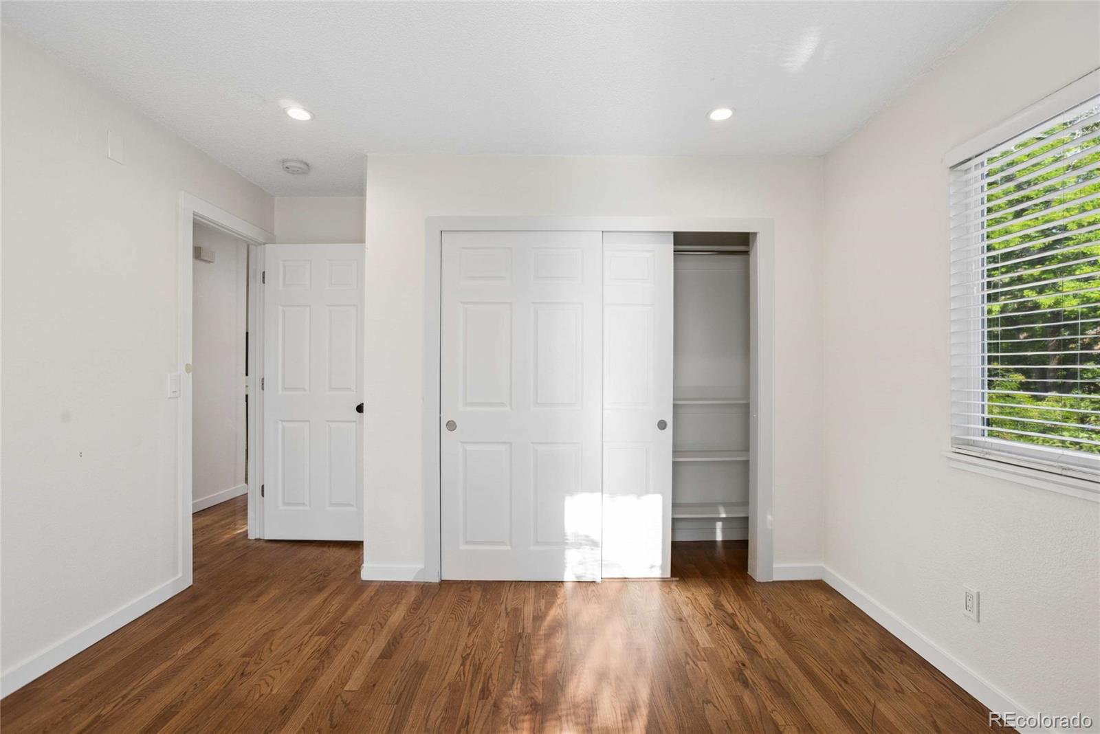 MLS Image #11 for 993 s oakland court,aurora, Colorado