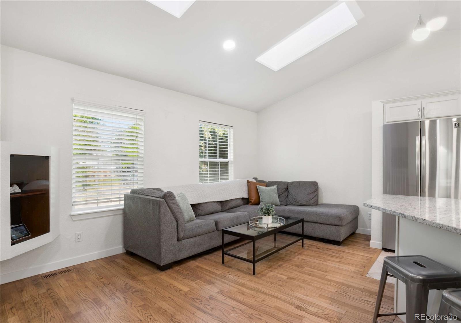 MLS Image #2 for 993 s oakland court,aurora, Colorado