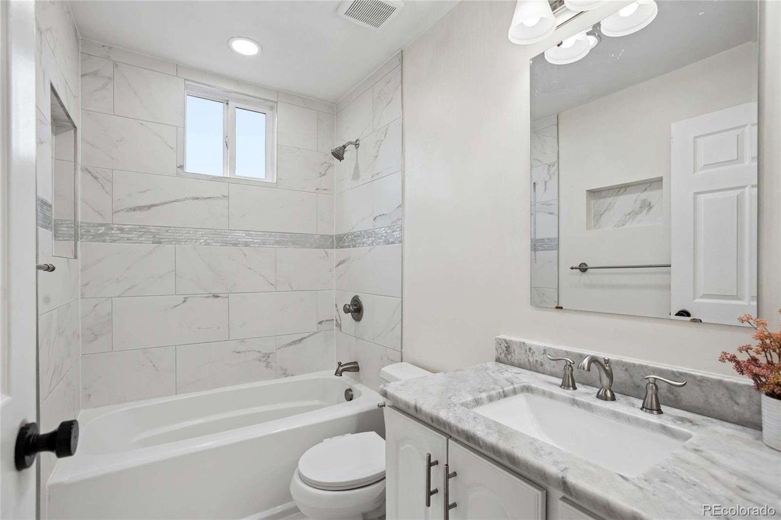 MLS Image #9 for 993 s oakland court,aurora, Colorado