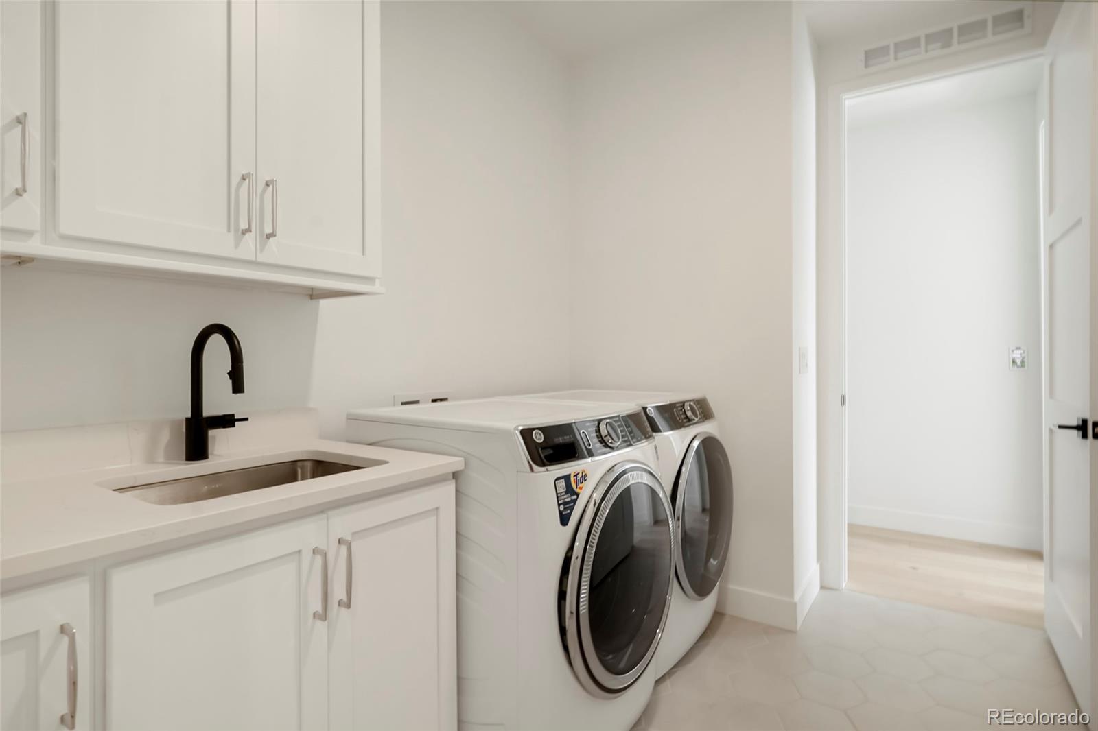 MLS Image #31 for 151 s humboldt street,denver, Colorado