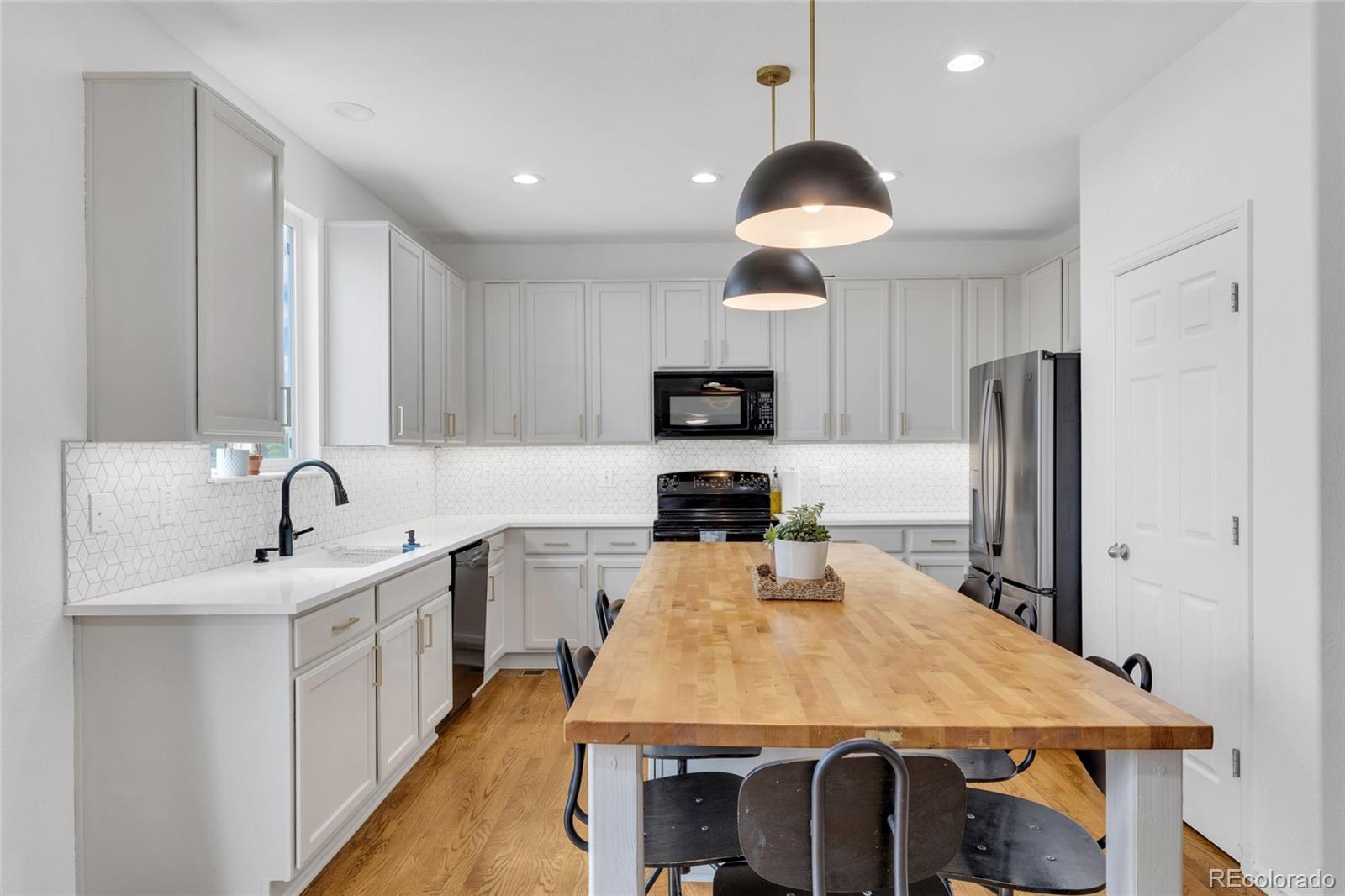 MLS Image #10 for 404  buena vista court,brighton, Colorado