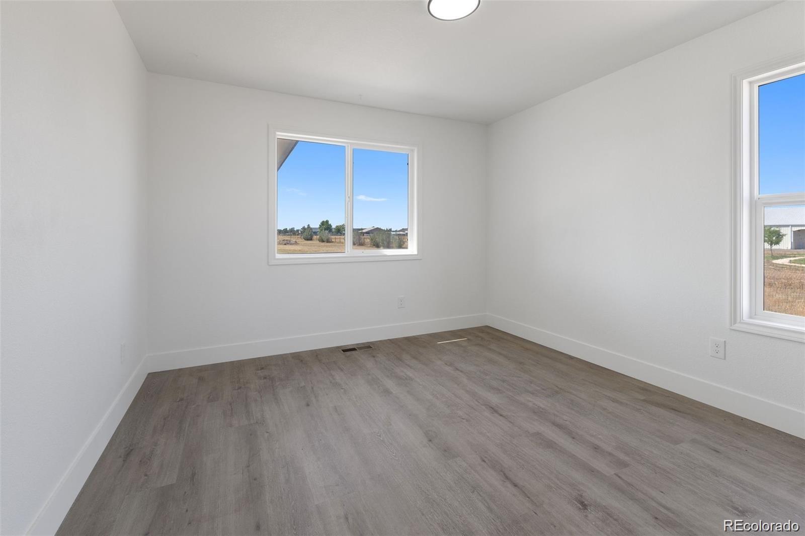 MLS Image #15 for 731  shoshone street,strasburg, Colorado