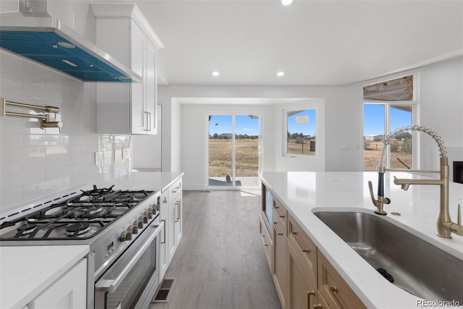 MLS Image #3 for 731  shoshone street,strasburg, Colorado