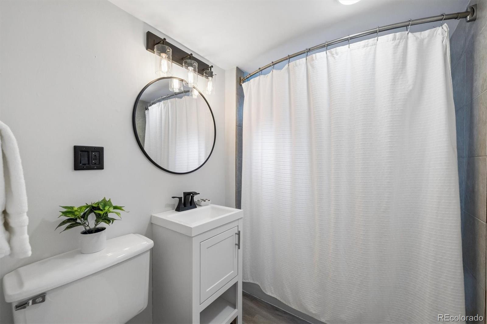 MLS Image #18 for 1366 s newport street,denver, Colorado