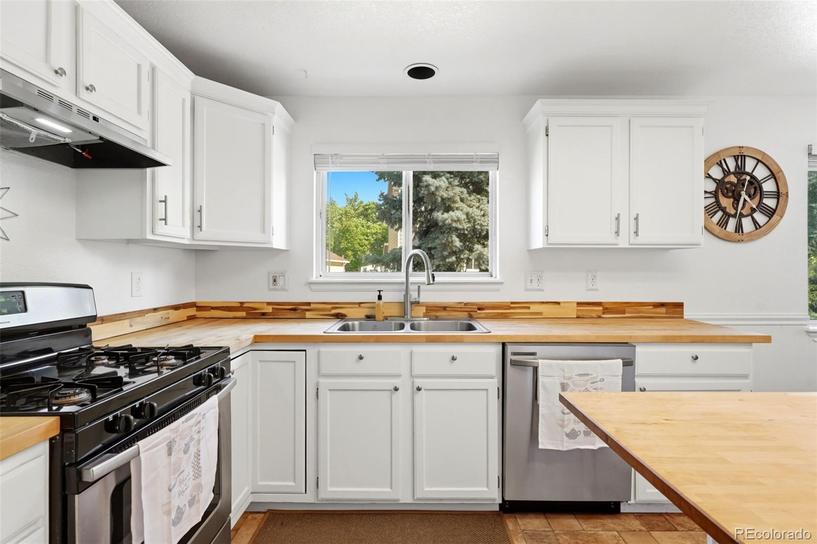MLS Image #14 for 5512 s ward way,littleton, Colorado