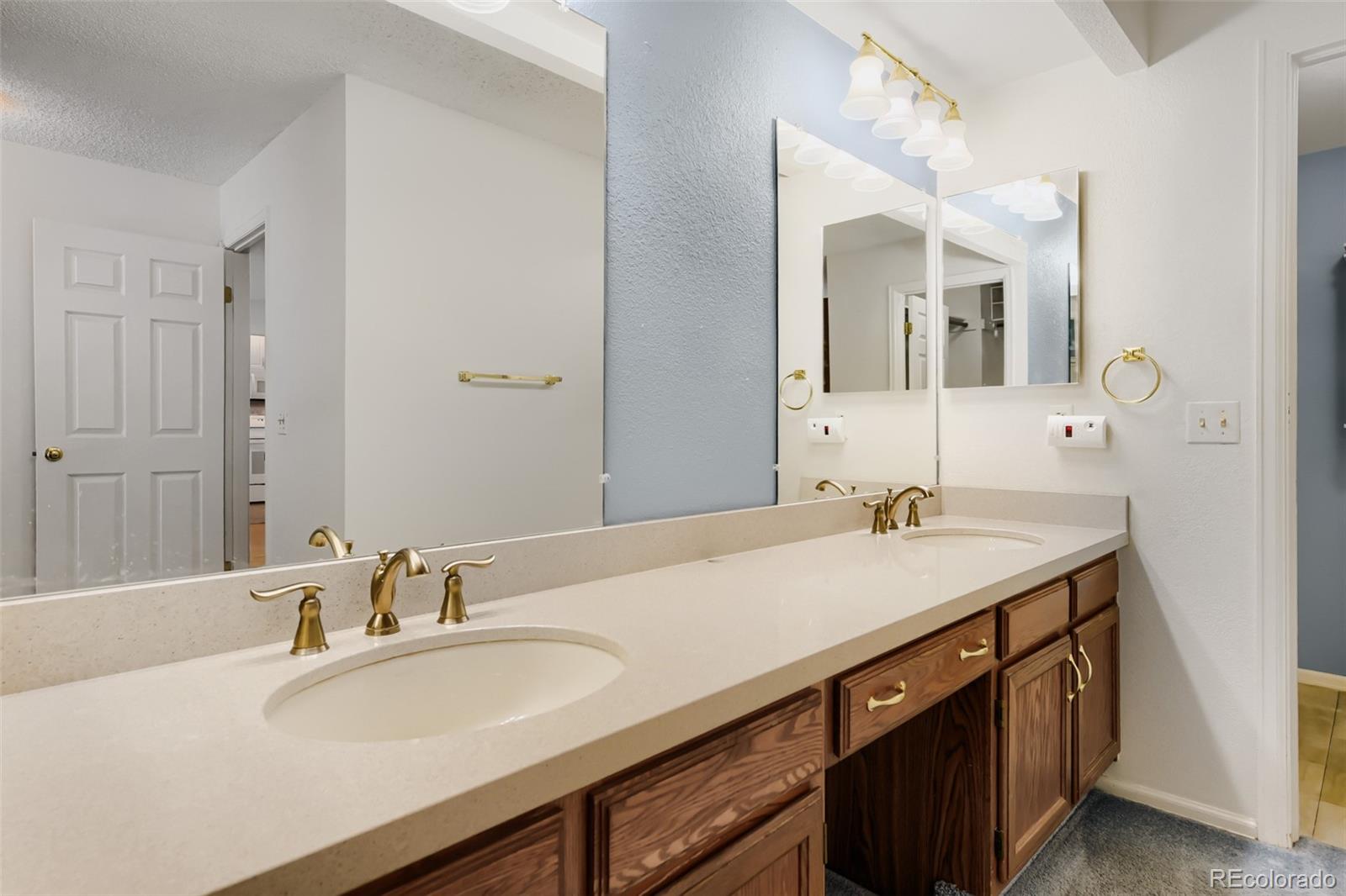 MLS Image #14 for 1374  briar circle,littleton, Colorado
