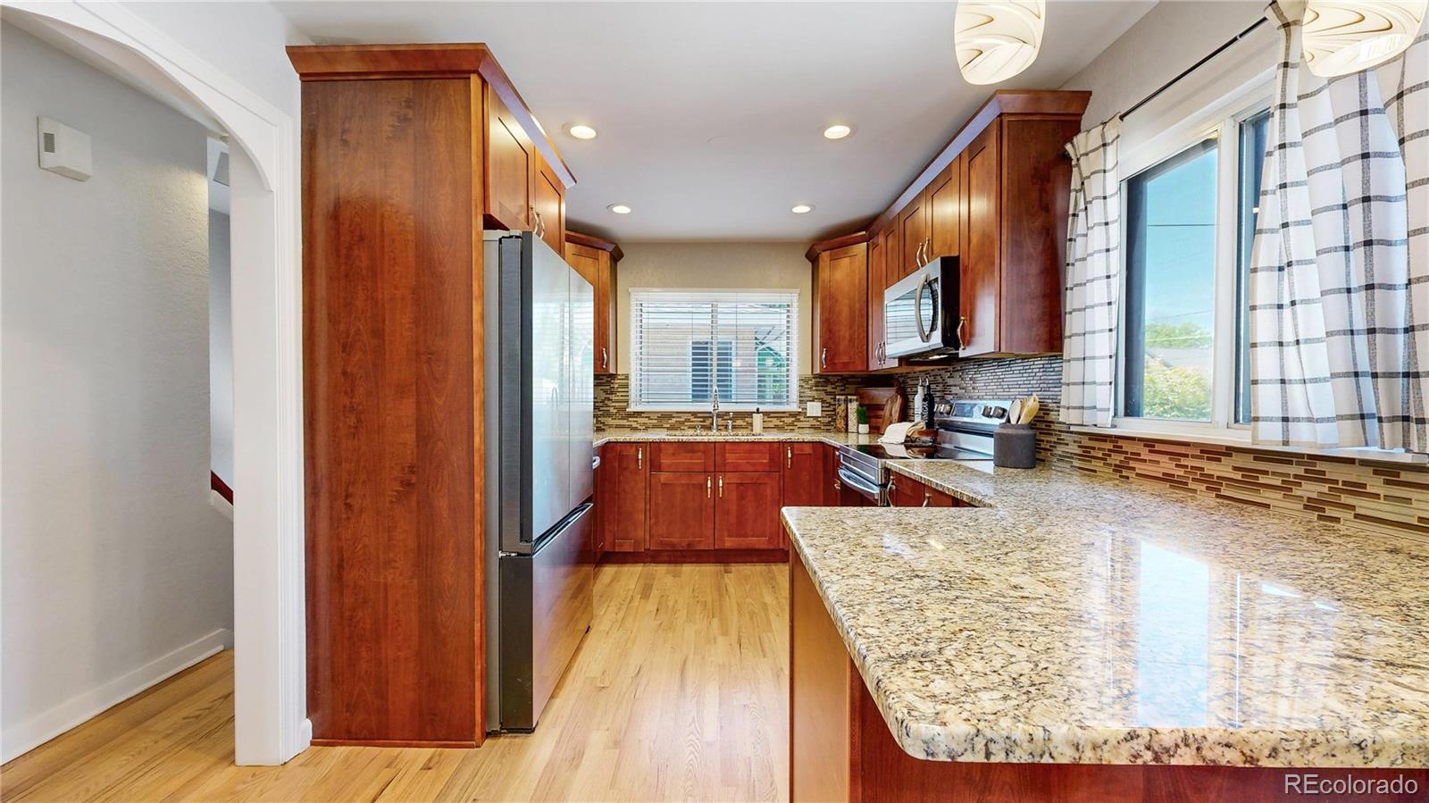 MLS Image #11 for 775  ivanhoe street,denver, Colorado