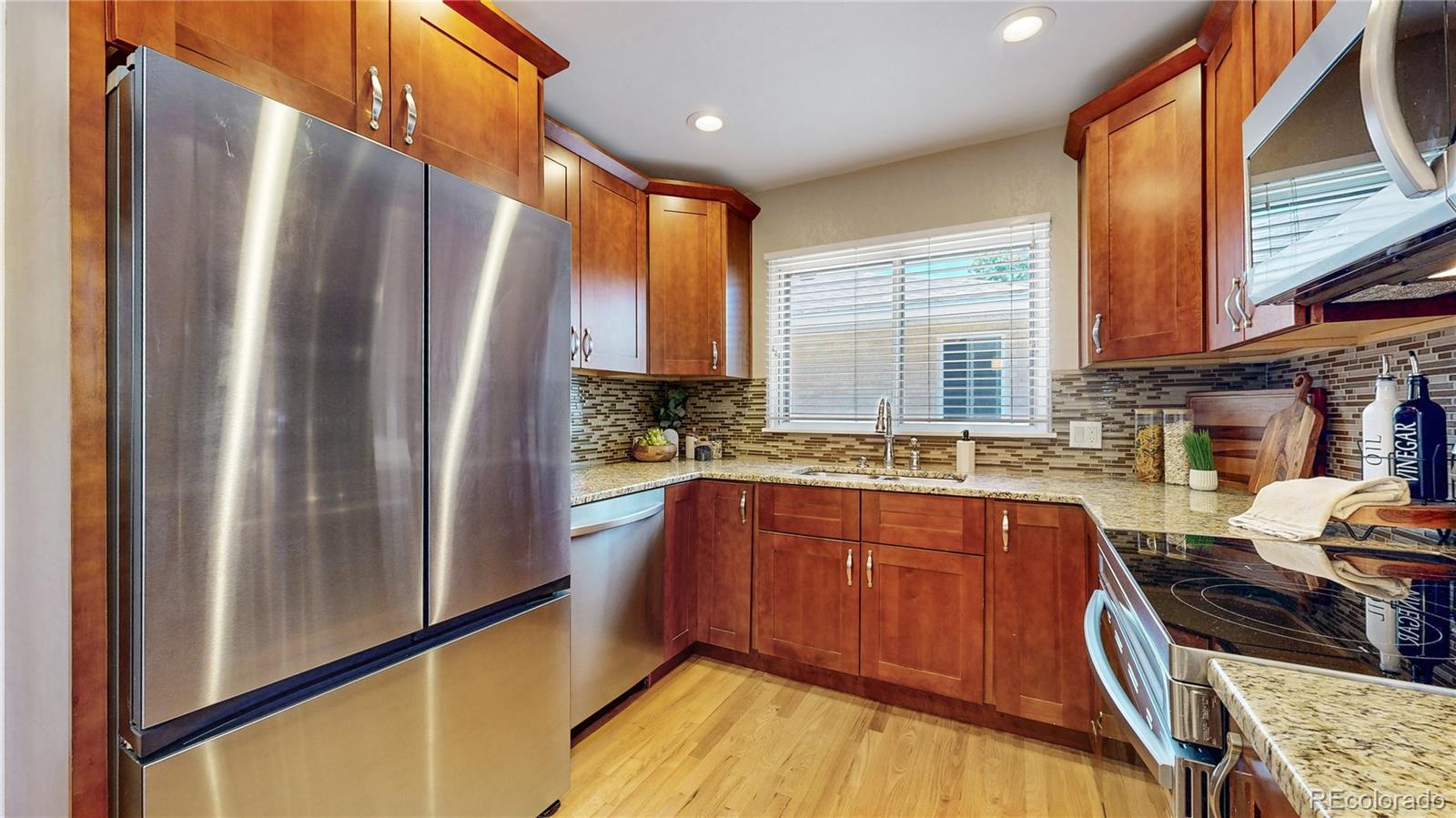 MLS Image #12 for 775  ivanhoe street,denver, Colorado