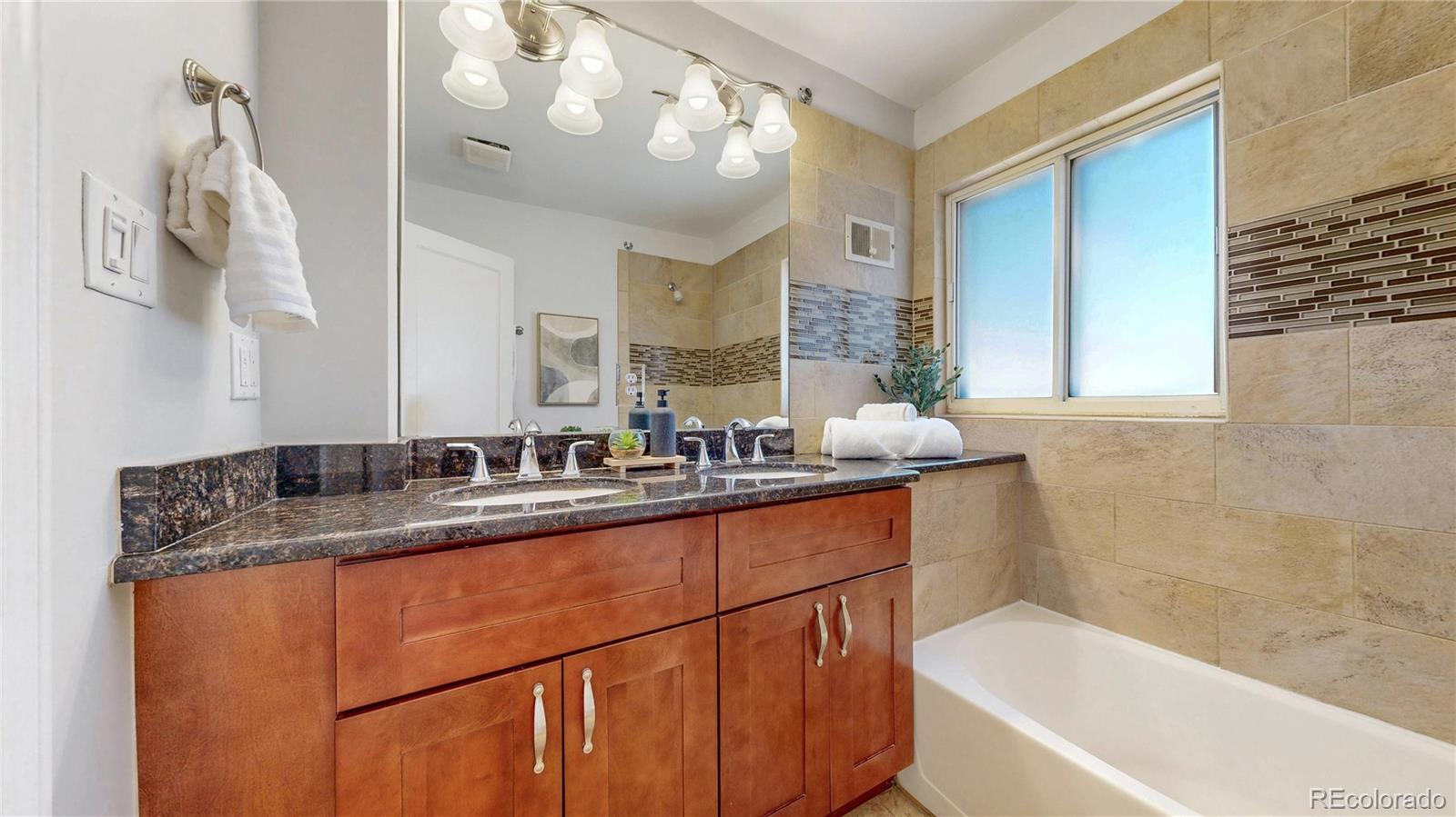 MLS Image #20 for 775  ivanhoe street,denver, Colorado