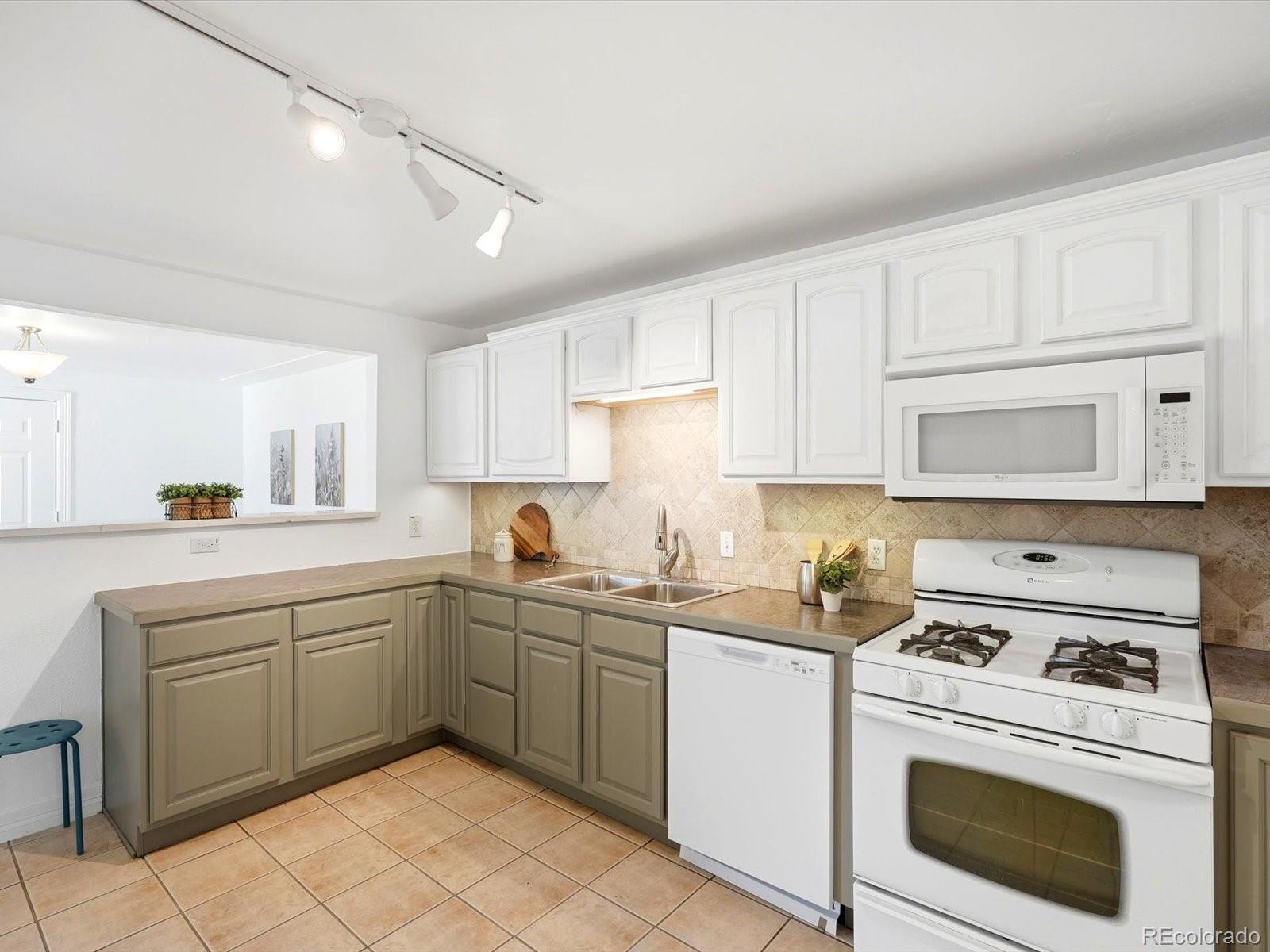 MLS Image #13 for 2712 s hazel court,denver, Colorado
