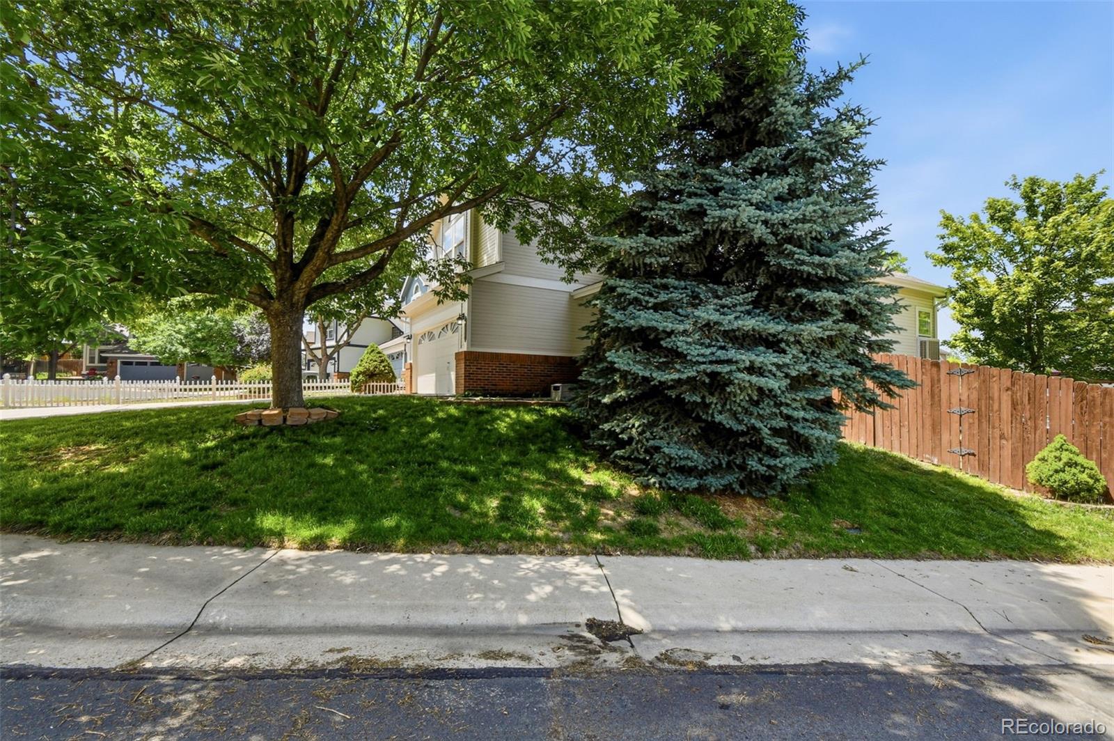 MLS Image #1 for 10417  bellaire court,denver, Colorado