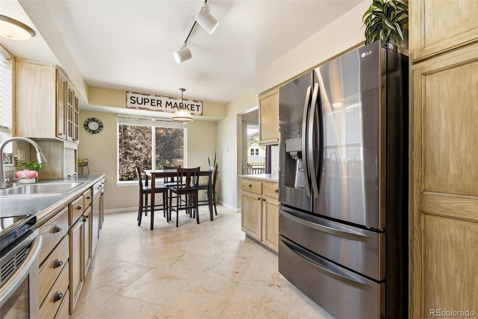 MLS Image #12 for 10417  bellaire court,denver, Colorado