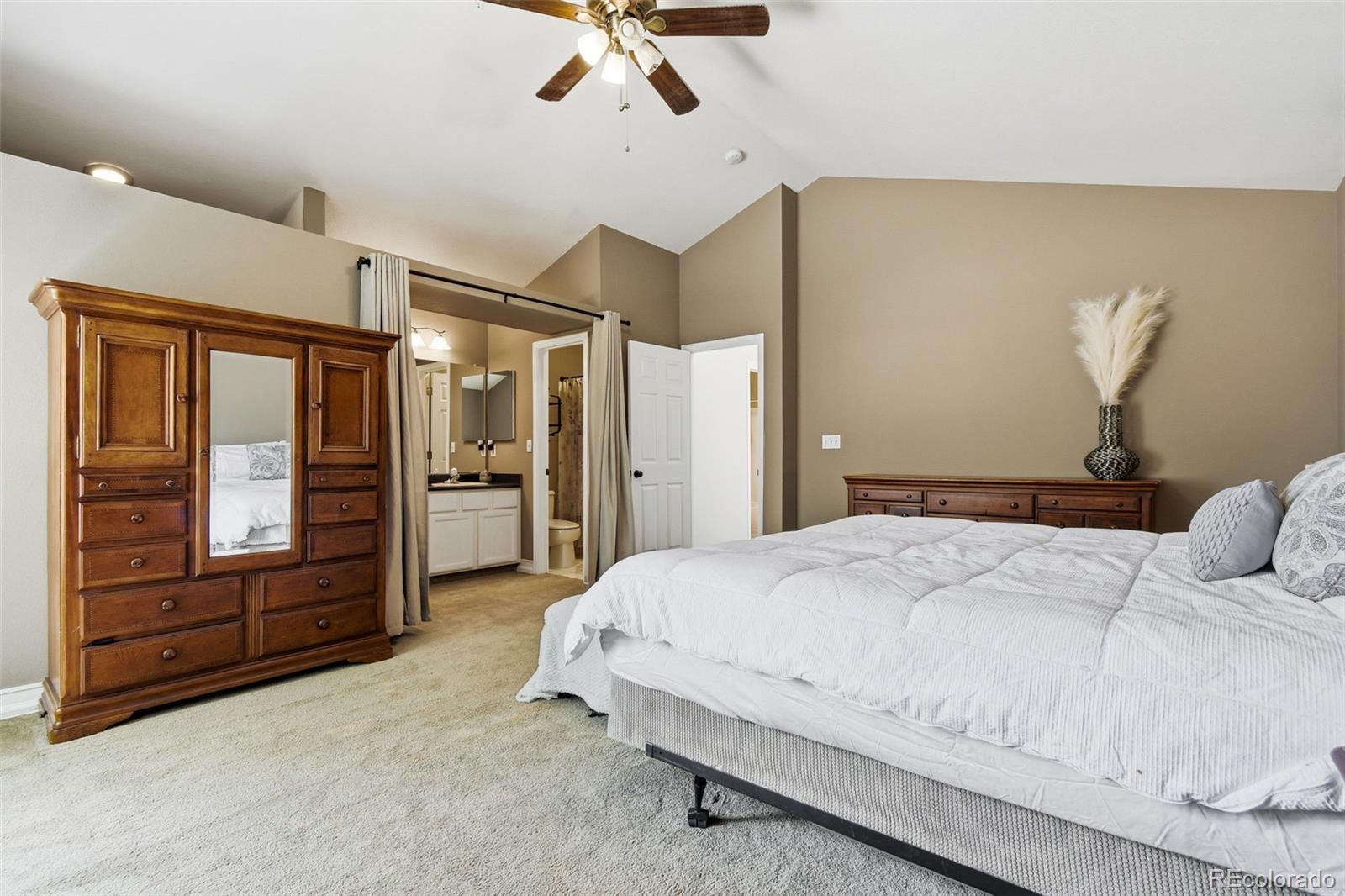 MLS Image #16 for 10417  bellaire court,denver, Colorado