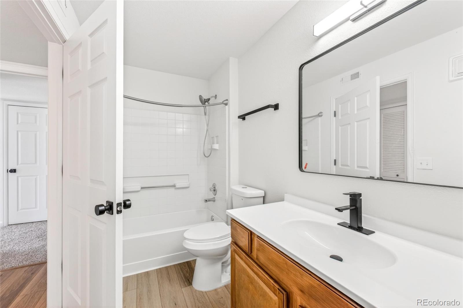 MLS Image #13 for 1414 s galena way,denver, Colorado