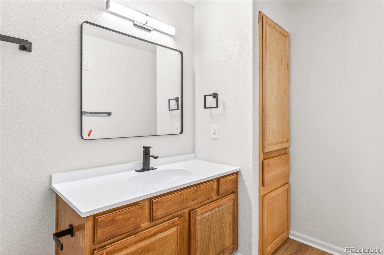 MLS Image #14 for 1414 s galena way,denver, Colorado