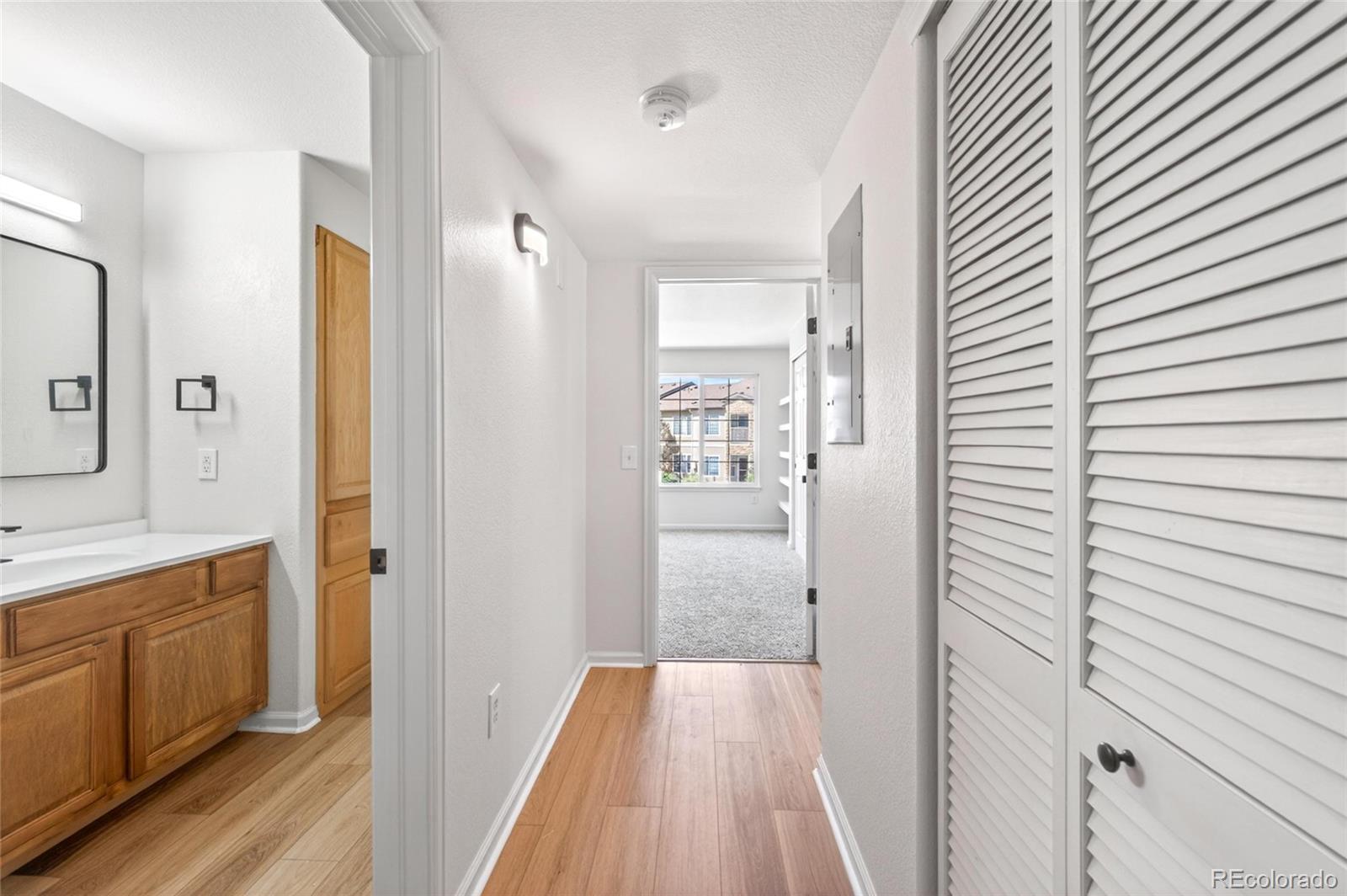 MLS Image #19 for 1414 s galena way,denver, Colorado