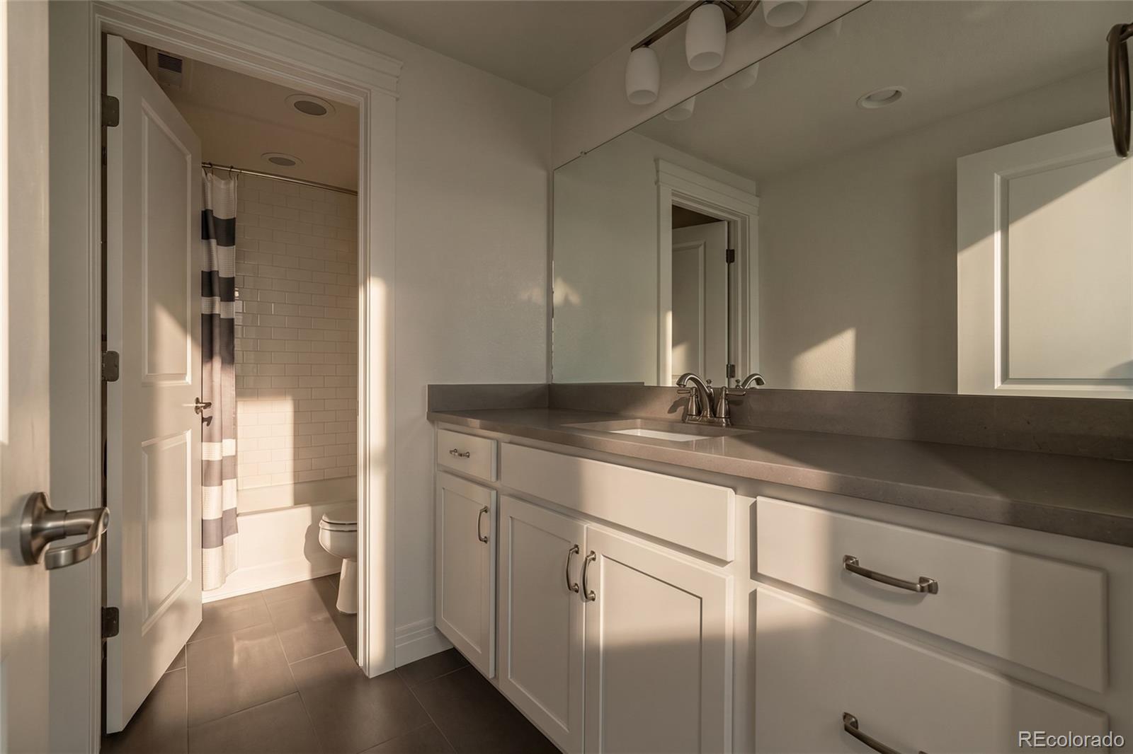MLS Image #33 for 10174 e 59th avenue,denver, Colorado