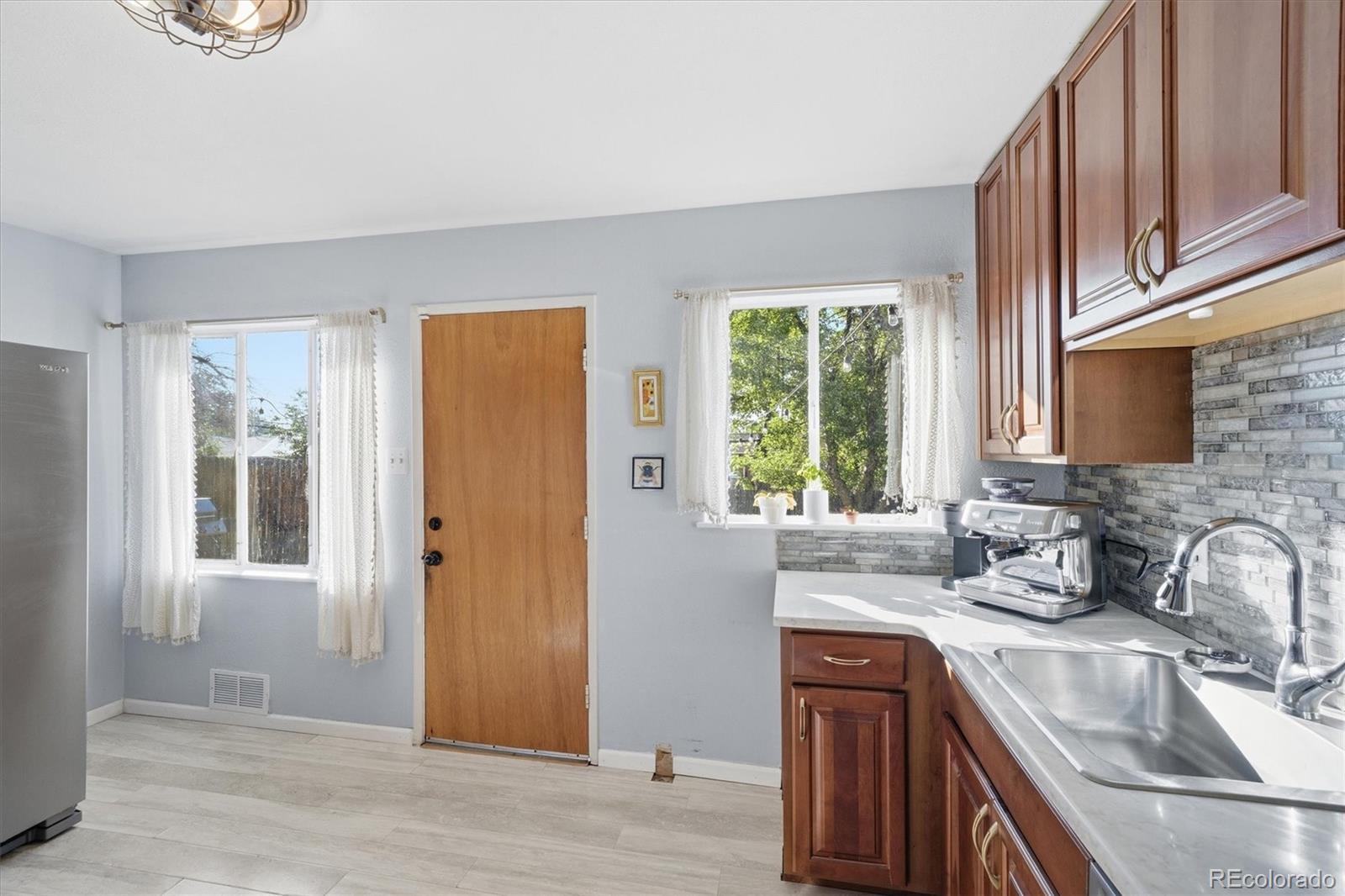 MLS Image #15 for 7870  valley view drive,denver, Colorado