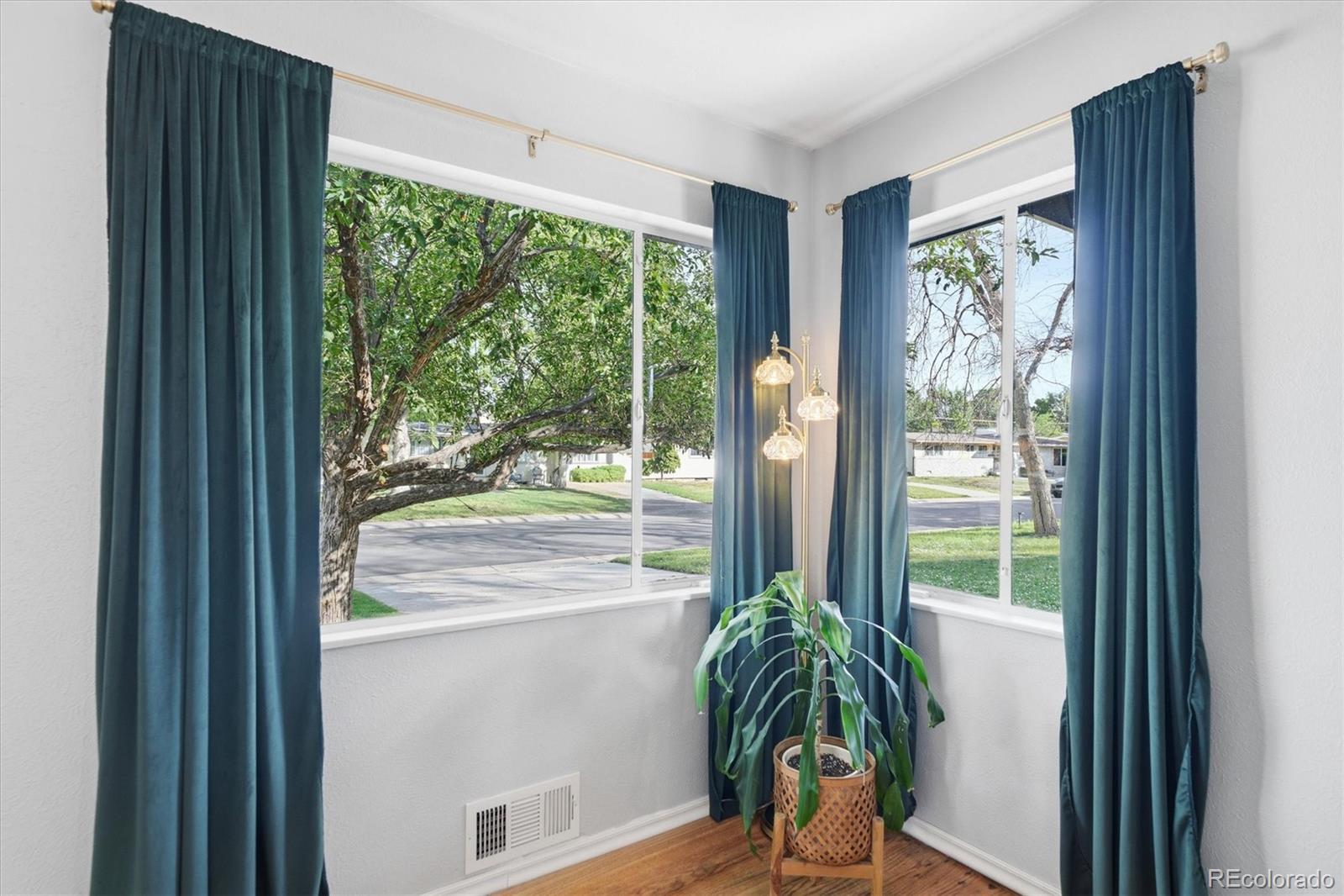 MLS Image #8 for 7870  valley view drive,denver, Colorado