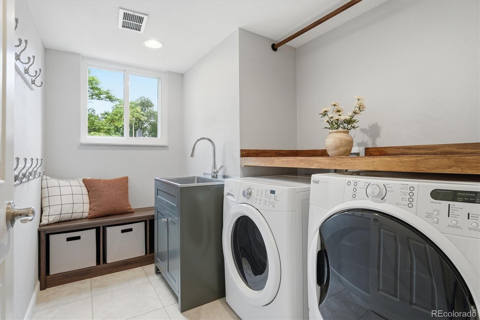 MLS Image #19 for 6068 s locust circle,centennial, Colorado