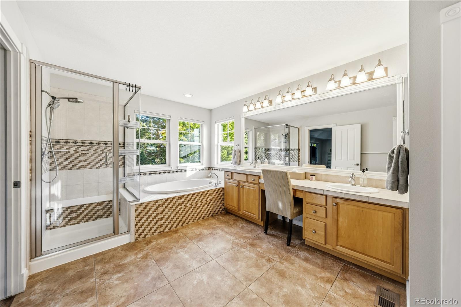 MLS Image #8 for 3144  greensborough drive,littleton, Colorado