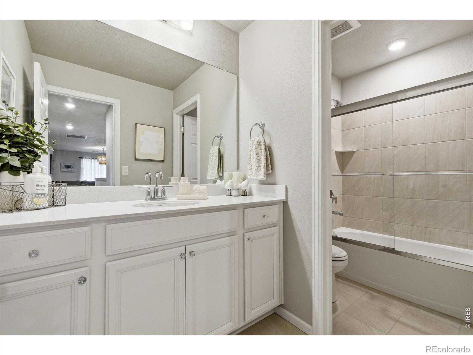 MLS Image #21 for 1008  sugar beet circle,longmont, Colorado