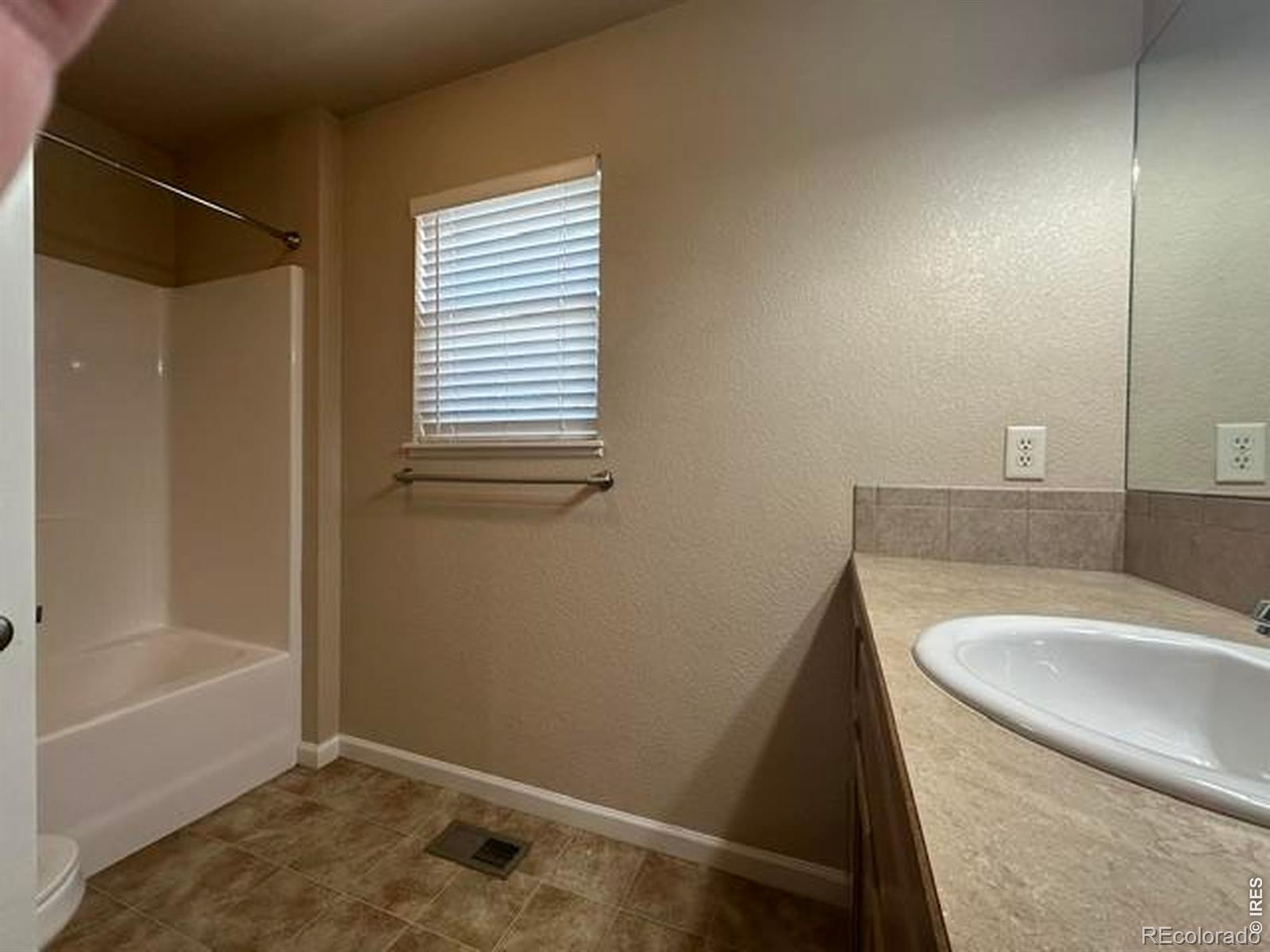 MLS Image #16 for 417  settler way,johnstown, Colorado